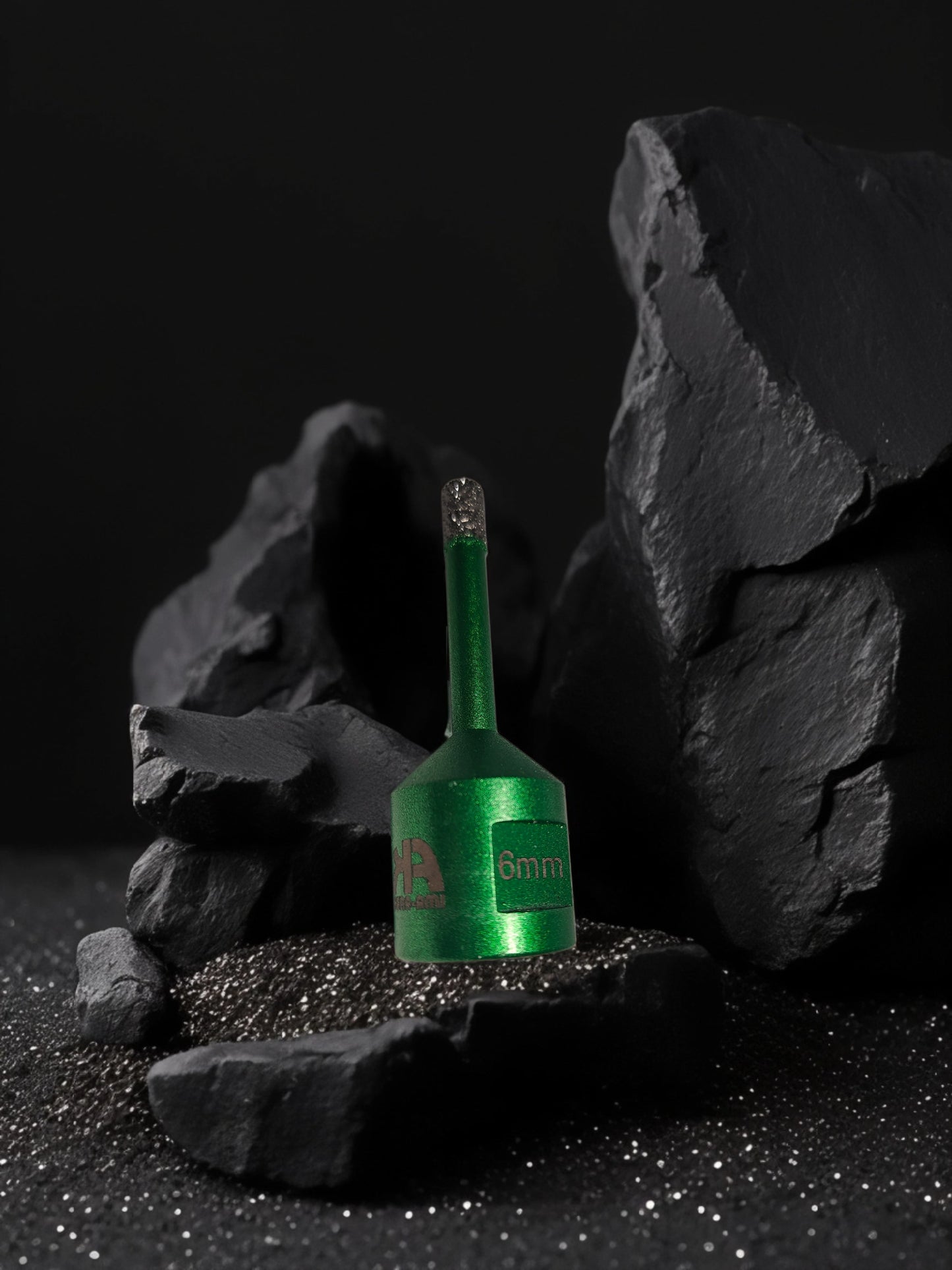 Diamantna krona 6 mm – zmogljiv sveder za natančno vrtanje v beton, keramiko in kamen. Idealna za profesionalno in domačo uporabo.