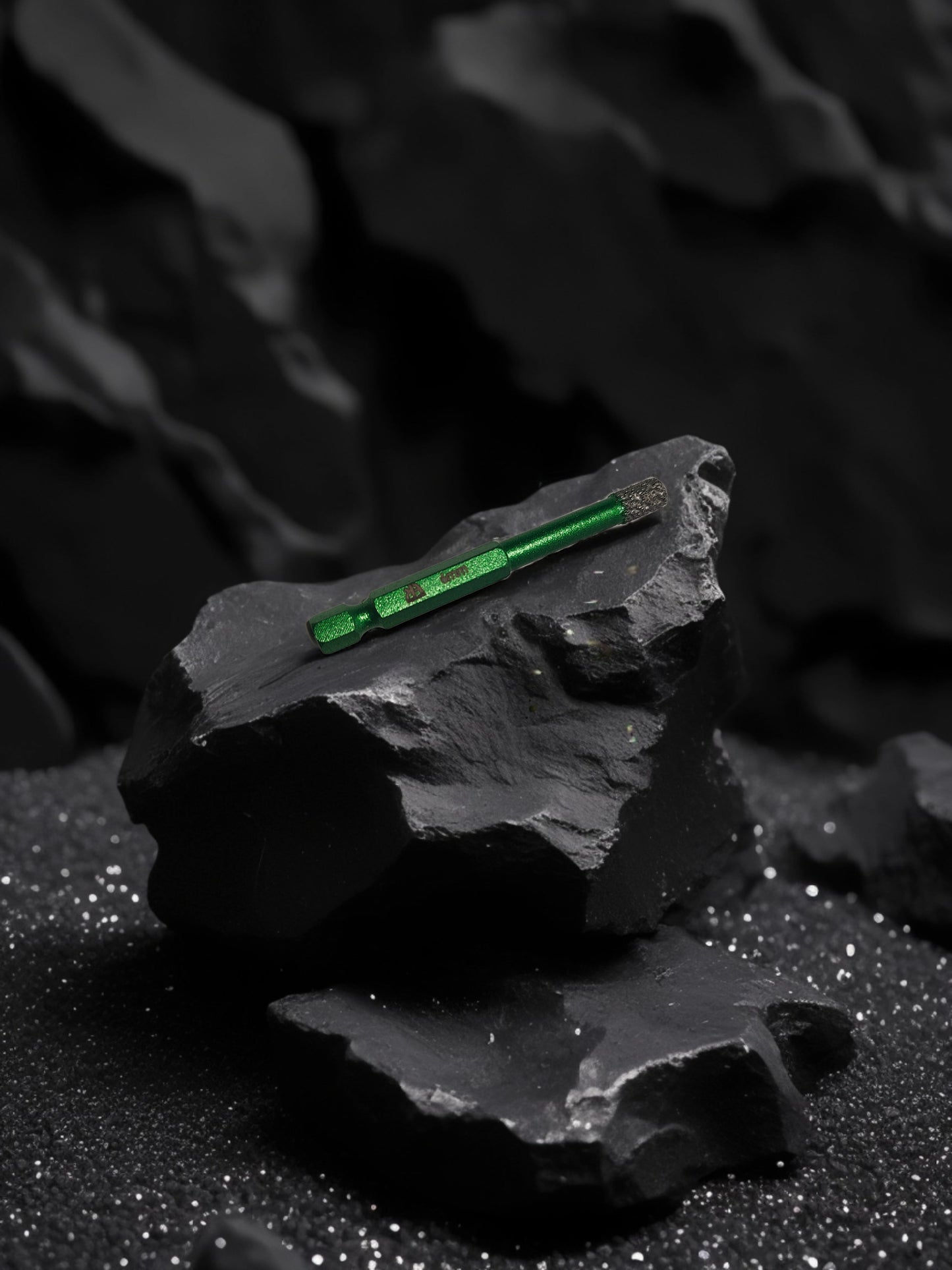 Diamantna krona heksagon 6 mm za natančno vrtanje v trde materiale, kot so beton, keramika in kamen.